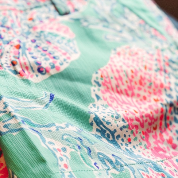 Lily Pulitzer Size 2 Callahan Shorts - Picture 1 of 3